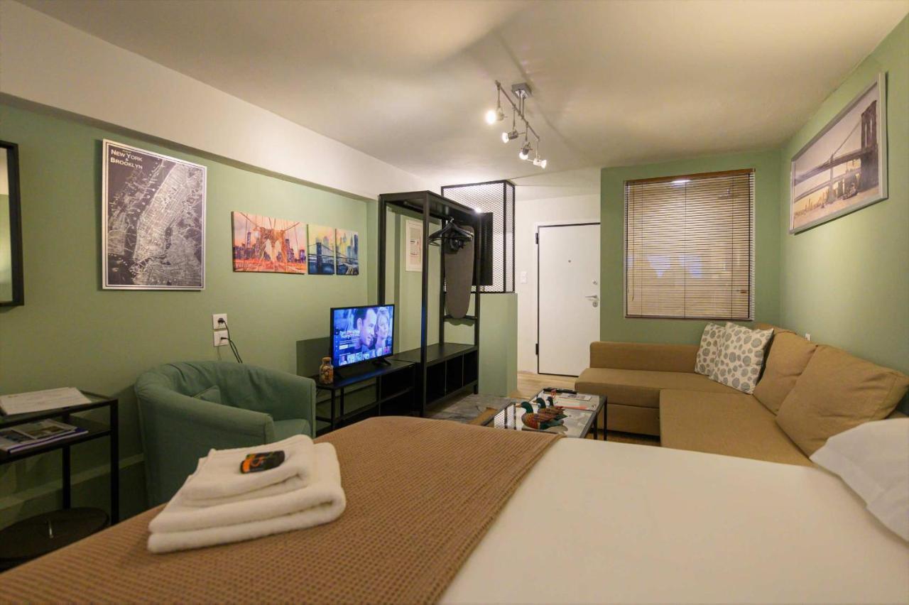 Pol'S Studio, Kalamata Mediterranean Apartments Екстер'єр фото